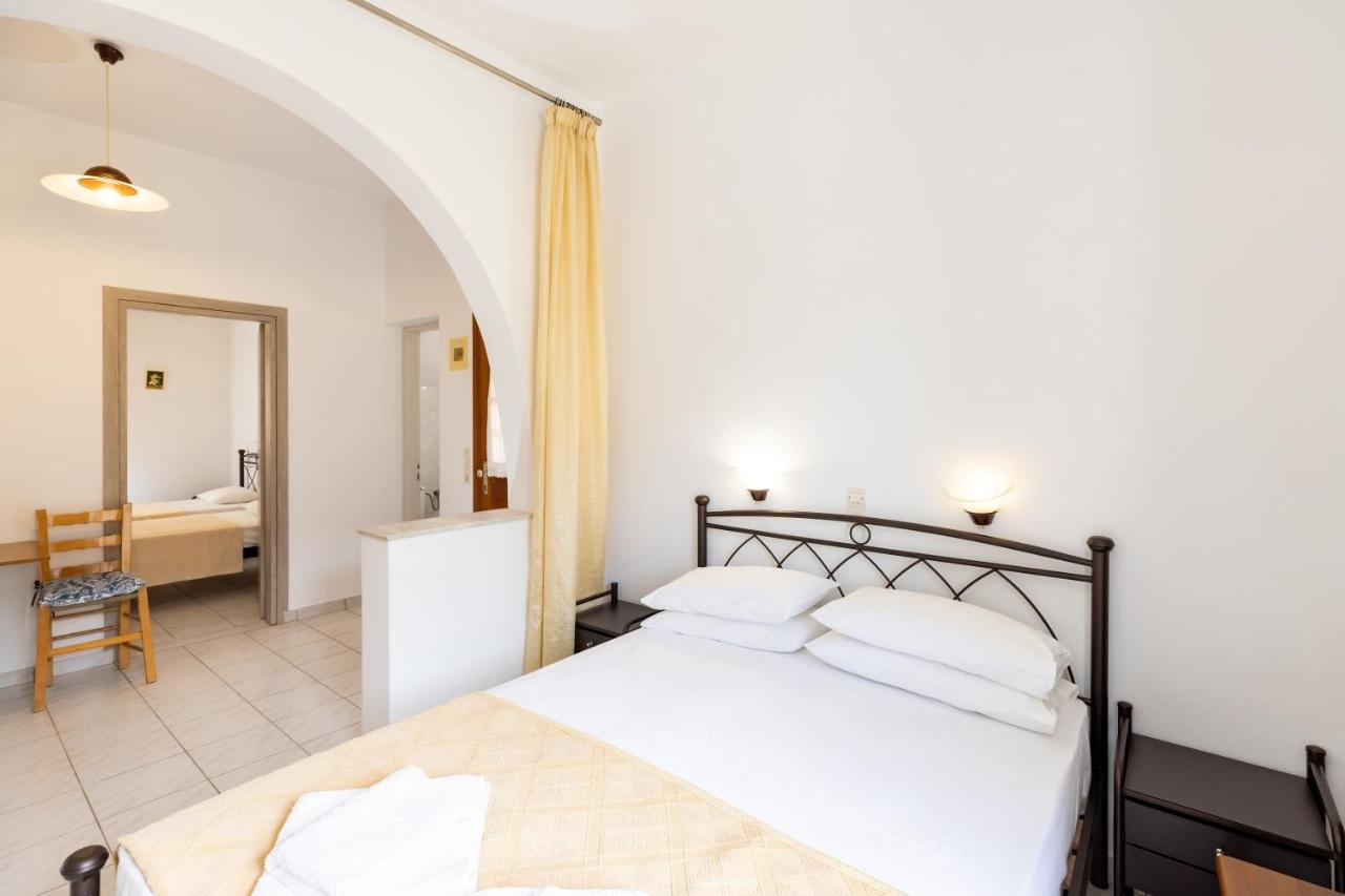 קמרס Peris Rooms מראה חיצוני תמונה